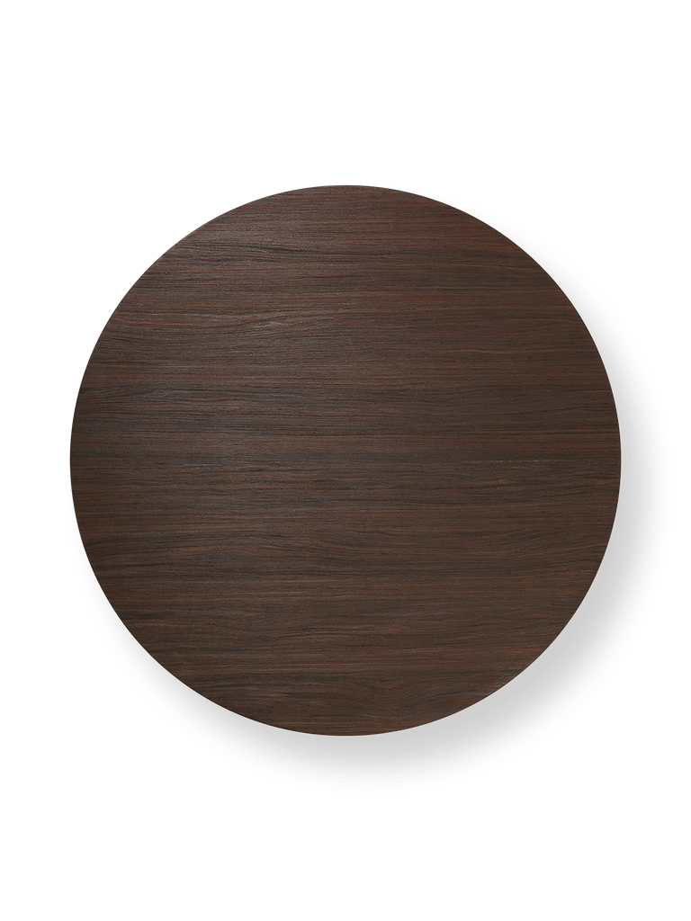 Close-up of striped oak veneer pattern of the Post Table Top.